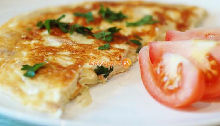 Омлет с тунцом и сыром фета