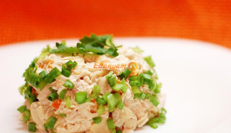 Салат из маринованных грибов и курицы
